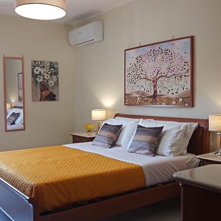 Lorenzo Guest Suite With Free Private Parking-- Cantieri Culturali ปาแลร์โม ภายนอก รูปภาพ