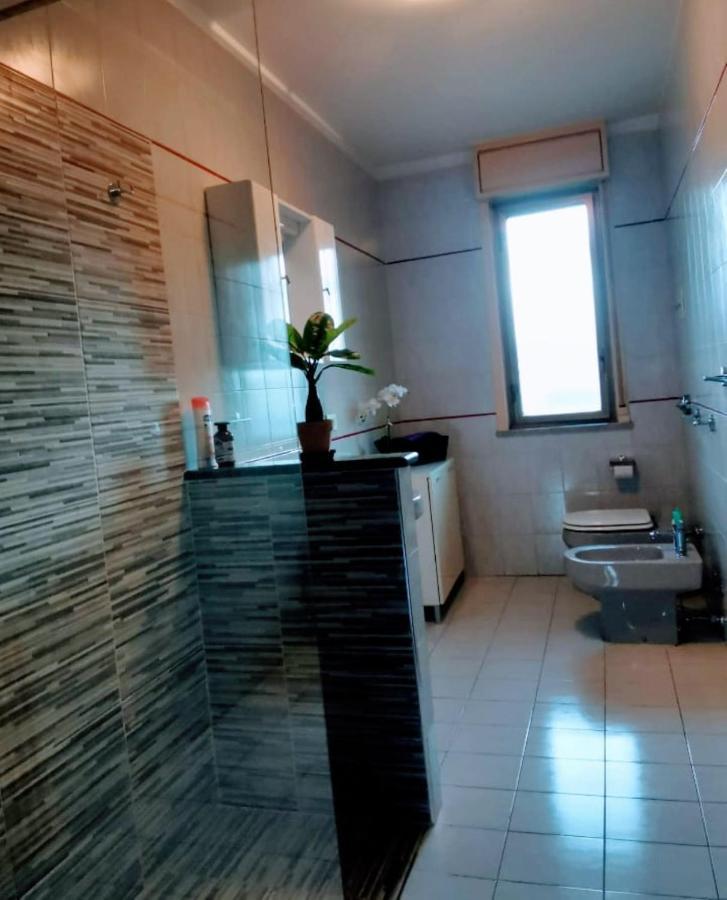 Lorenzo Guest Suite With Free Private Parking-- Cantieri Culturali ปาแลร์โม ภายนอก รูปภาพ