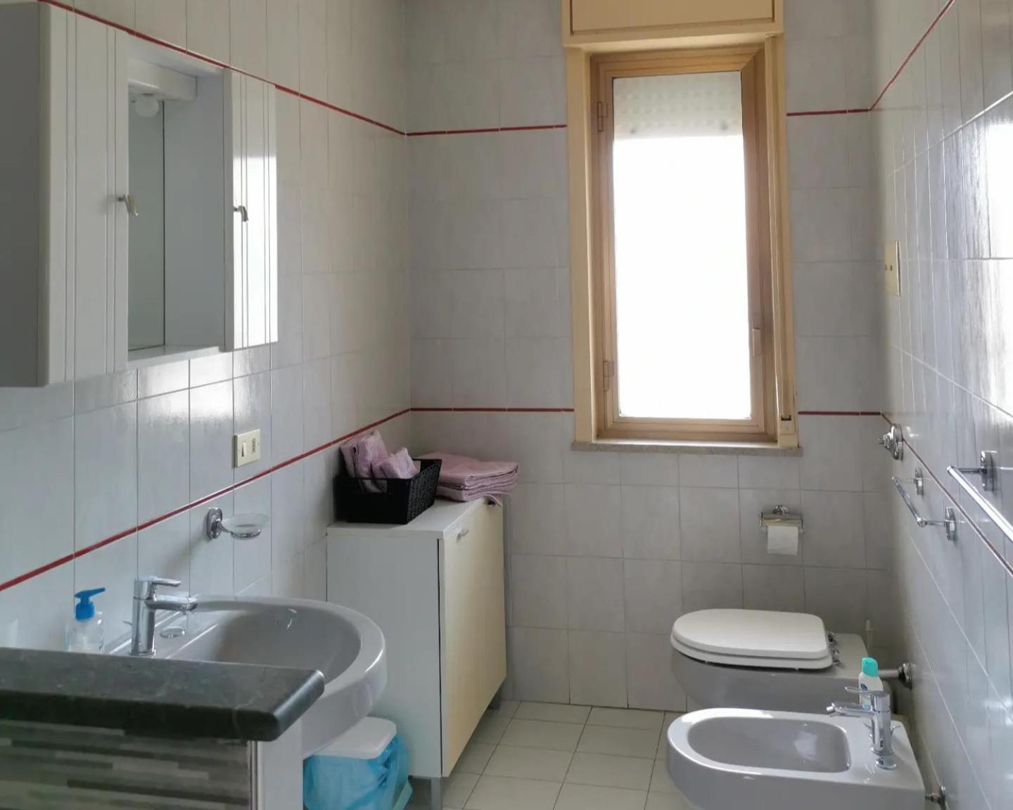 Lorenzo Guest Suite With Free Private Parking-- Cantieri Culturali ปาแลร์โม ภายนอก รูปภาพ
