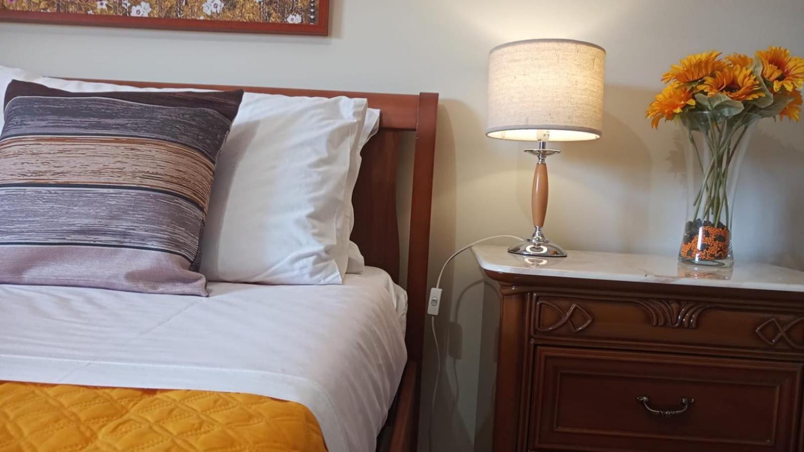Lorenzo Guest Suite With Free Private Parking-- Cantieri Culturali ปาแลร์โม ภายนอก รูปภาพ