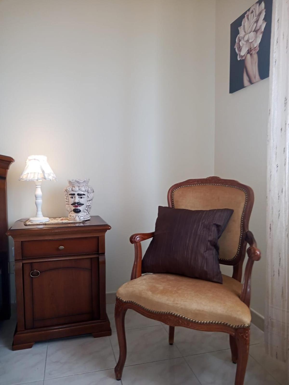 Lorenzo Guest Suite With Free Private Parking-- Cantieri Culturali ปาแลร์โม ภายนอก รูปภาพ