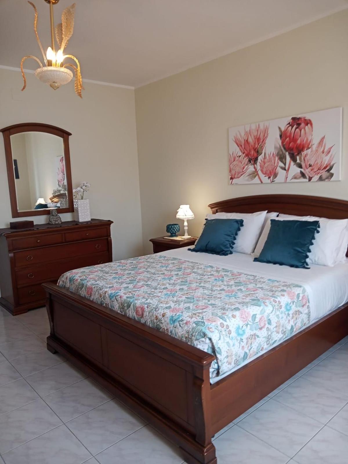 Lorenzo Guest Suite With Free Private Parking-- Cantieri Culturali ปาแลร์โม ภายนอก รูปภาพ